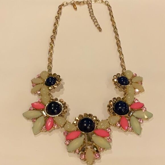 NY Statement Necklace    - Picture 2 of 4